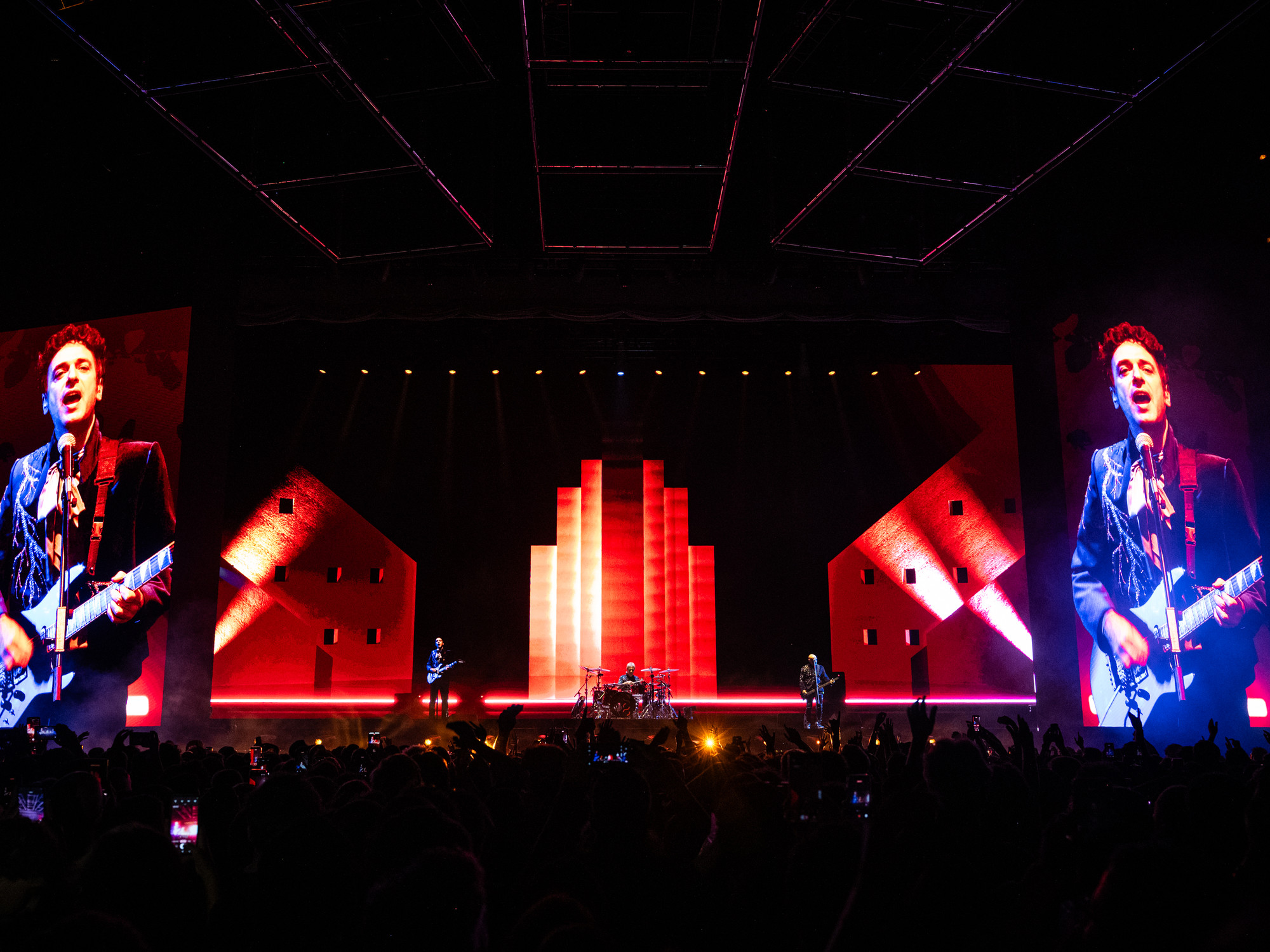 unbeatable songs, emotion and the latest technology for a historic comeback