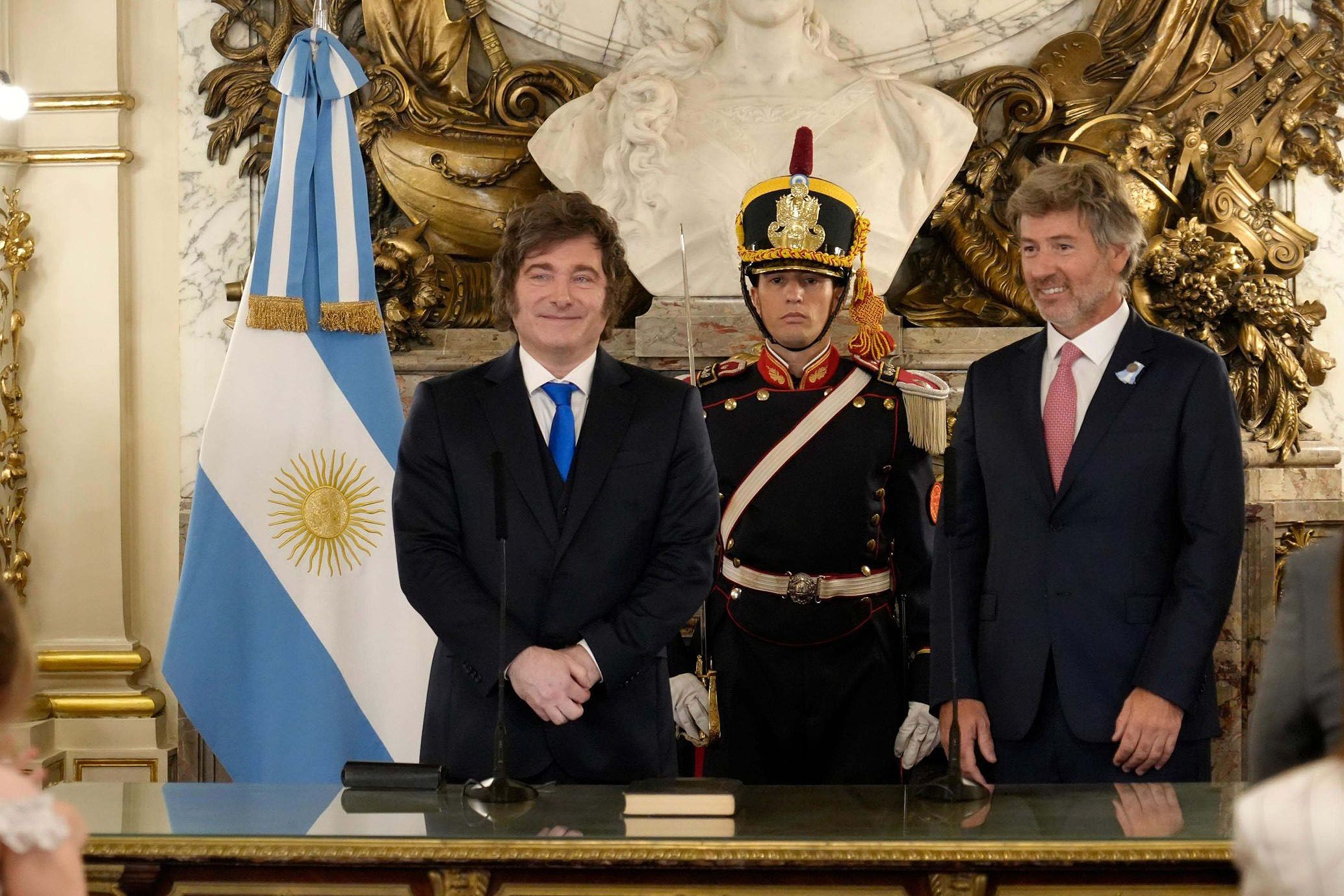 Mahiques took over as Milei’s new Minister of Justice in an event with more officials than the judicial family