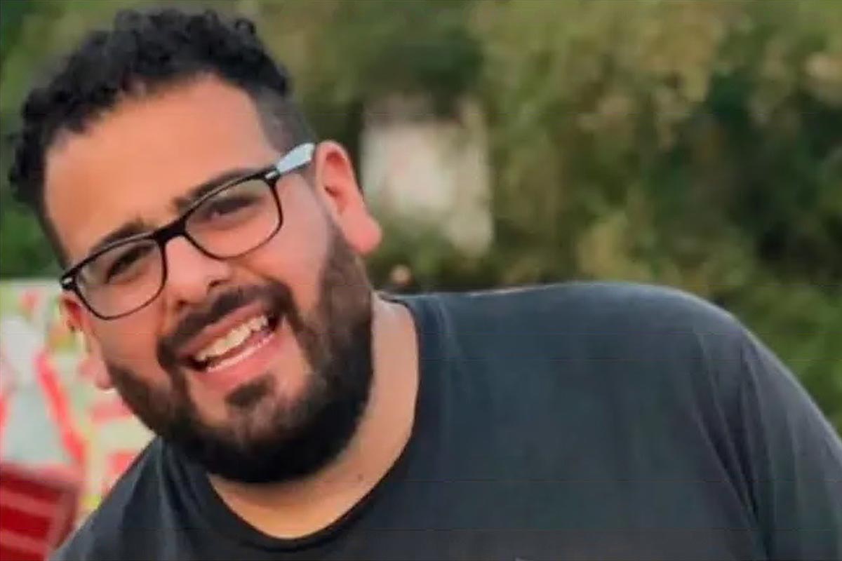 an irremediable postcard of an exploded country