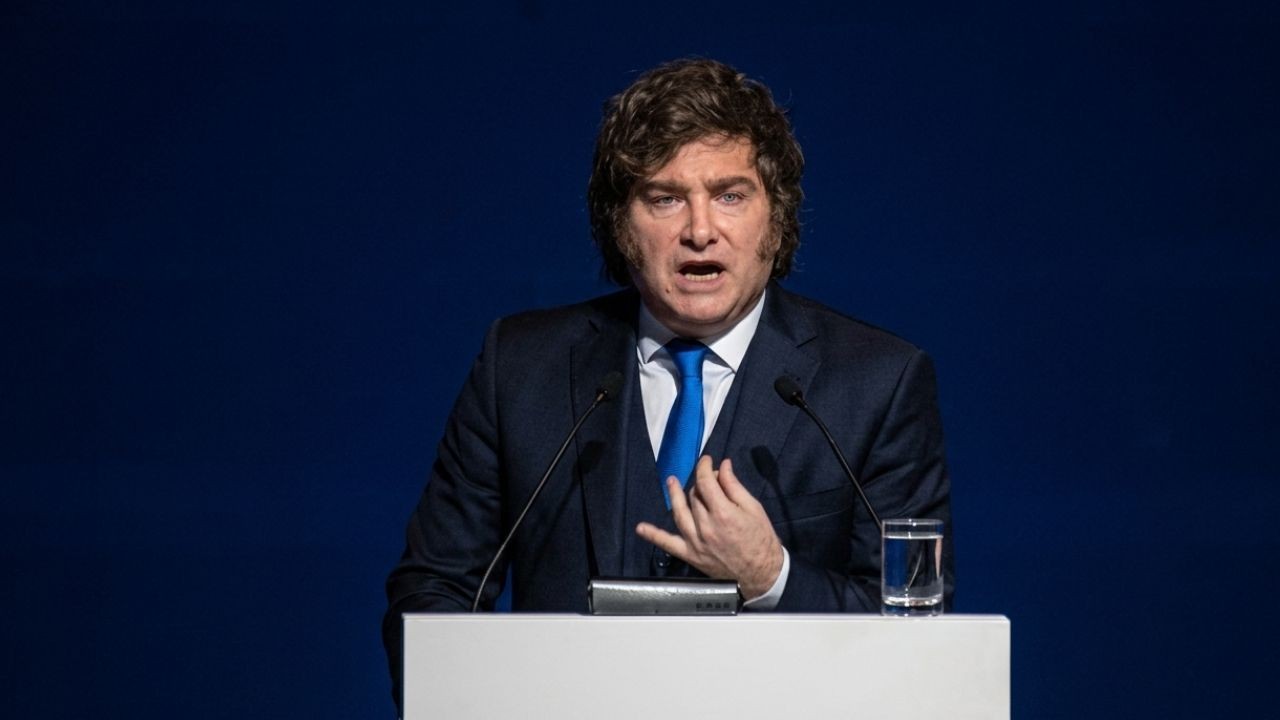 Milei celebrates, but the fiscal surplus shrinks and the chainsaw has little margin left