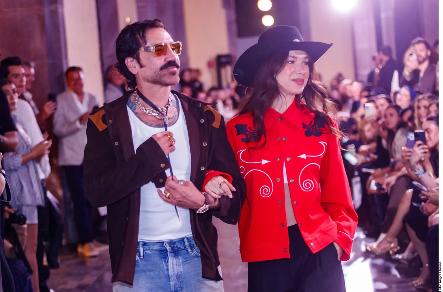 Alejandro Fernández and Karla Laveaga revolutionize Fashion Week Mexico
