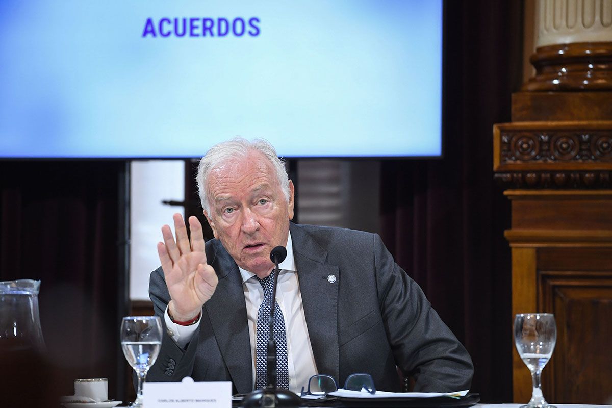 Senate: Judge Mahiques defended his statement and obtained support from the ruling party despite the opposition’s attack over the trip to Lago Escondido