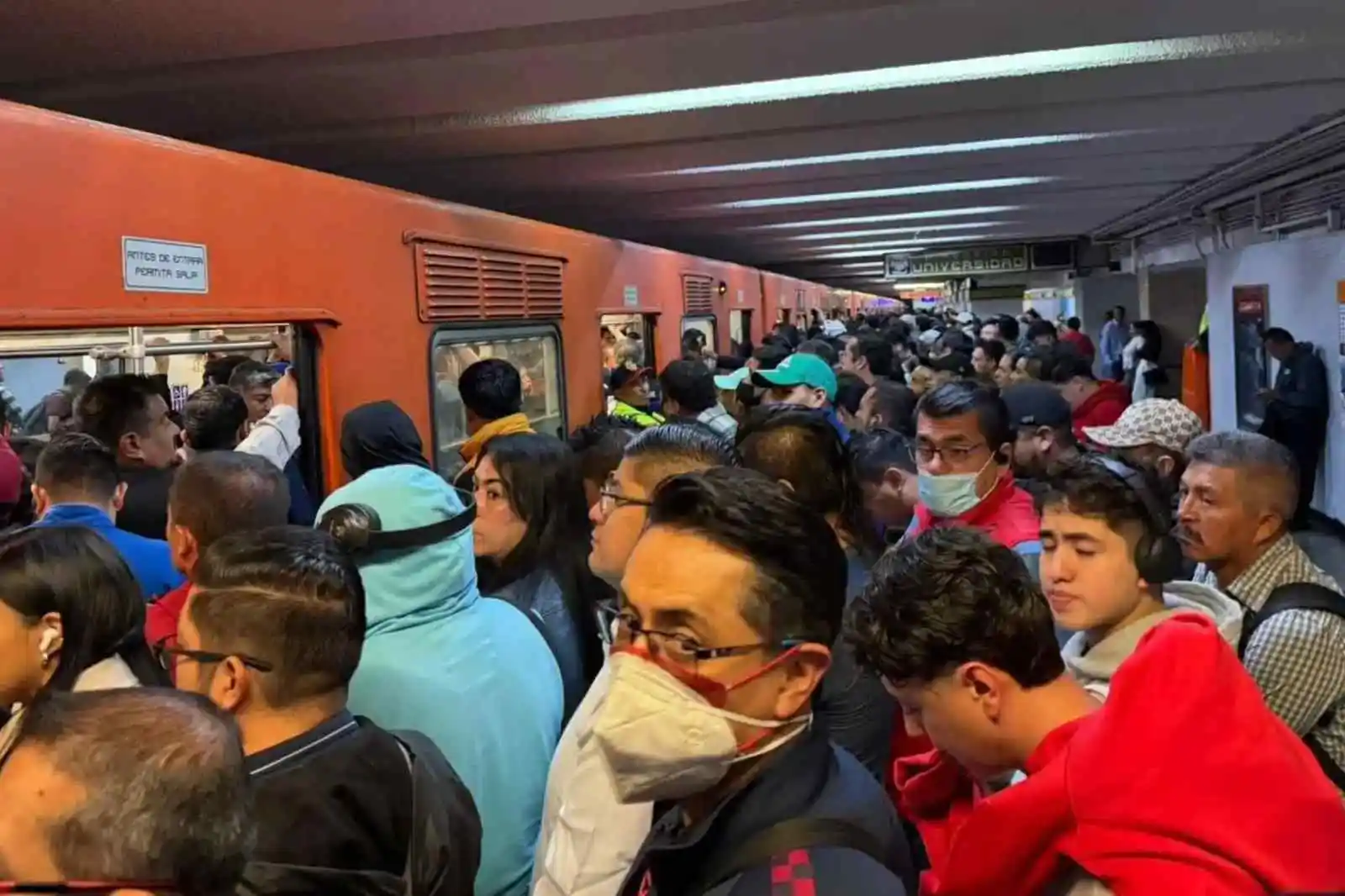 Chaos in the CDMX Metro due to union strike: critical routes and delays today