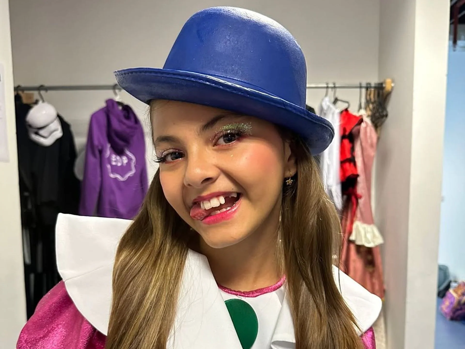 Cristian Castro celebrates Rafaela with a luxury technological gift