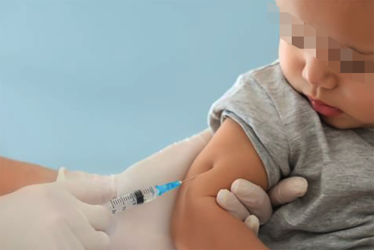 While complaints about vaccine shortages continue, specialists warn about the rise in whooping cough
