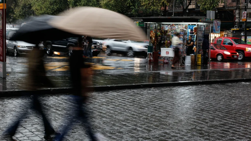 Black storm in Mexico: states under alert for extreme rains today