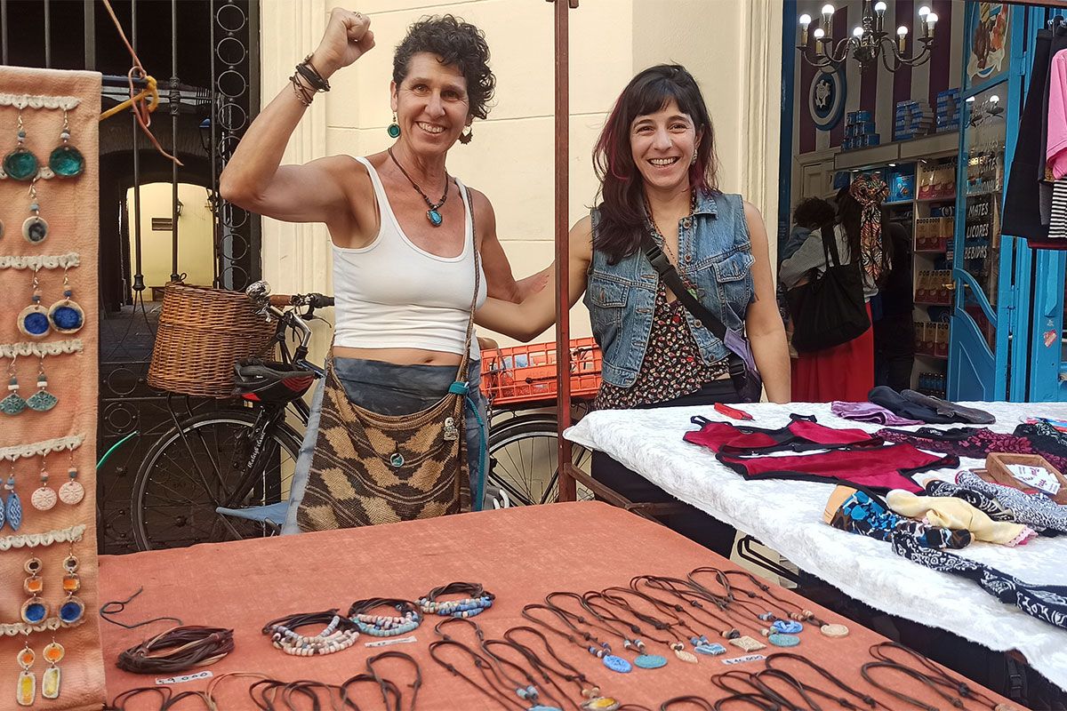 The 700: the sector of the San Telmo Fair that fights against the attack by the City Government